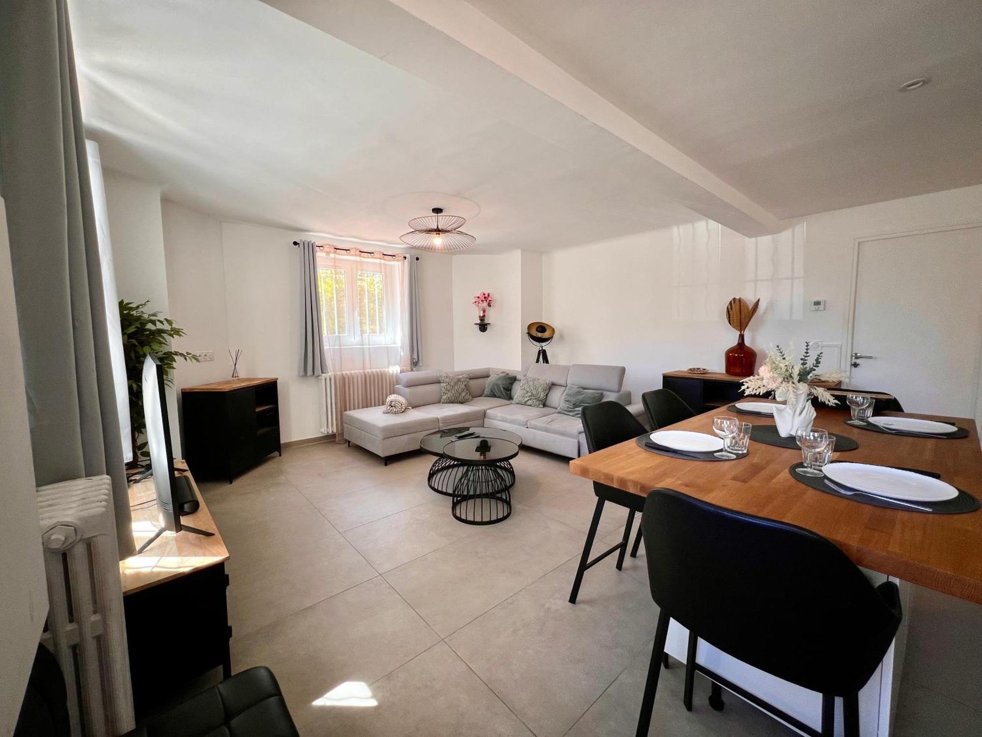Provence Deux & Jardin Apartment